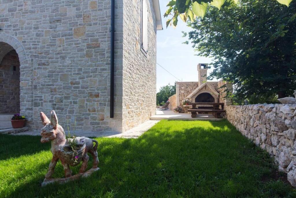 הוילה קראליביצה Stone House Iva מראה חיצוני תמונה